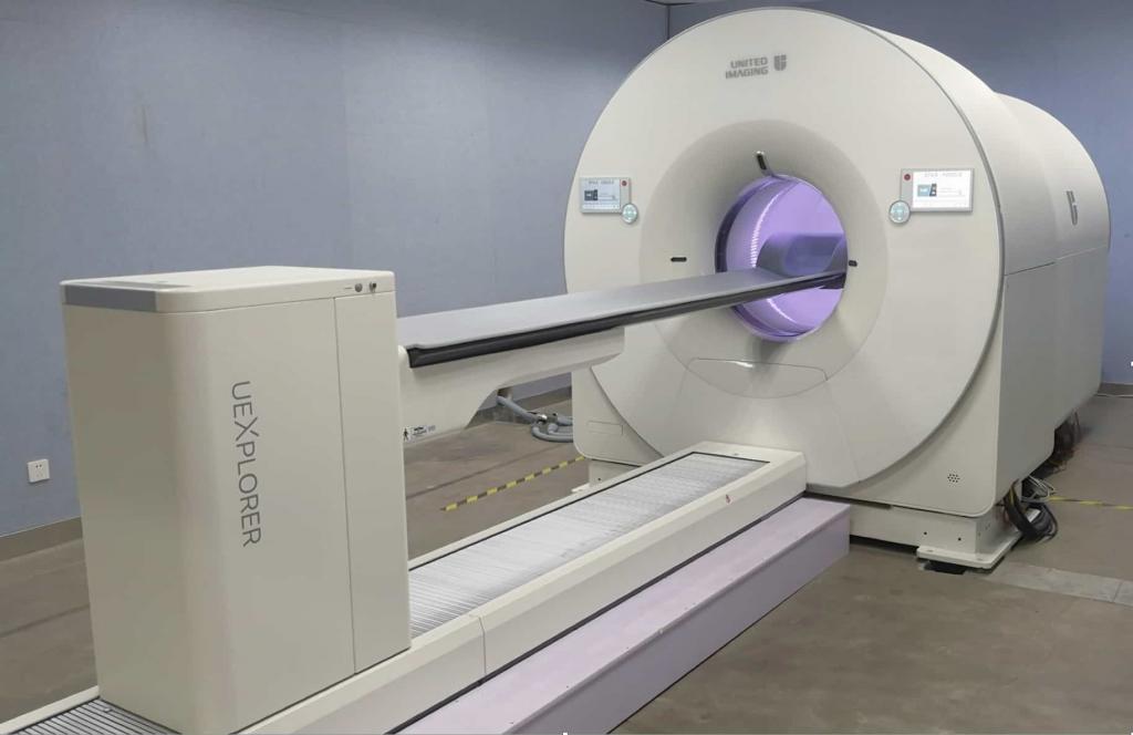 The PET/CT Explorer scanner features total-body imaging, enhanced sensitivity, faster scans, reduced radiation dose, and improved diagnostic accuracy for patients.