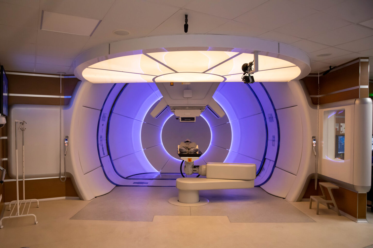 Proton radiation therapy targets tumours precisely, reducing damage to healthy tissue