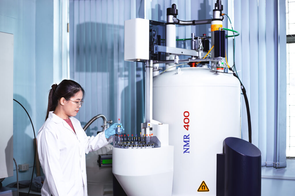 NMR active nuclei enable detailed analysis in biological and biomedical applications