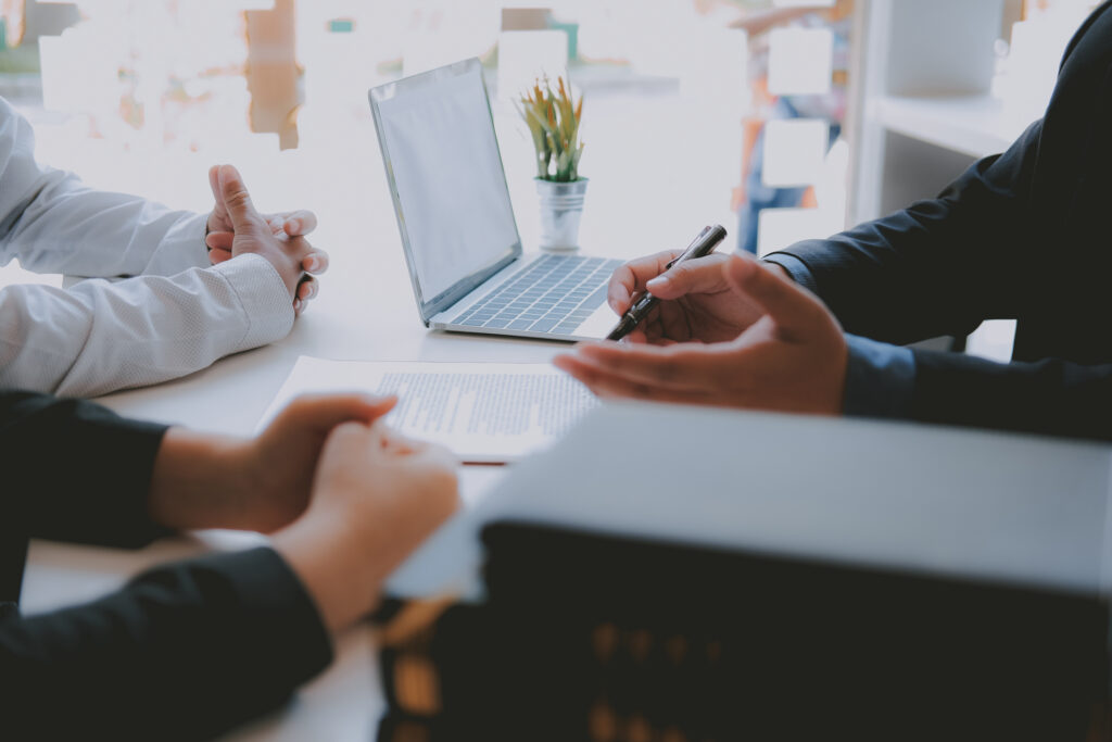 Settling an injury case without legal advice risks serious consequences