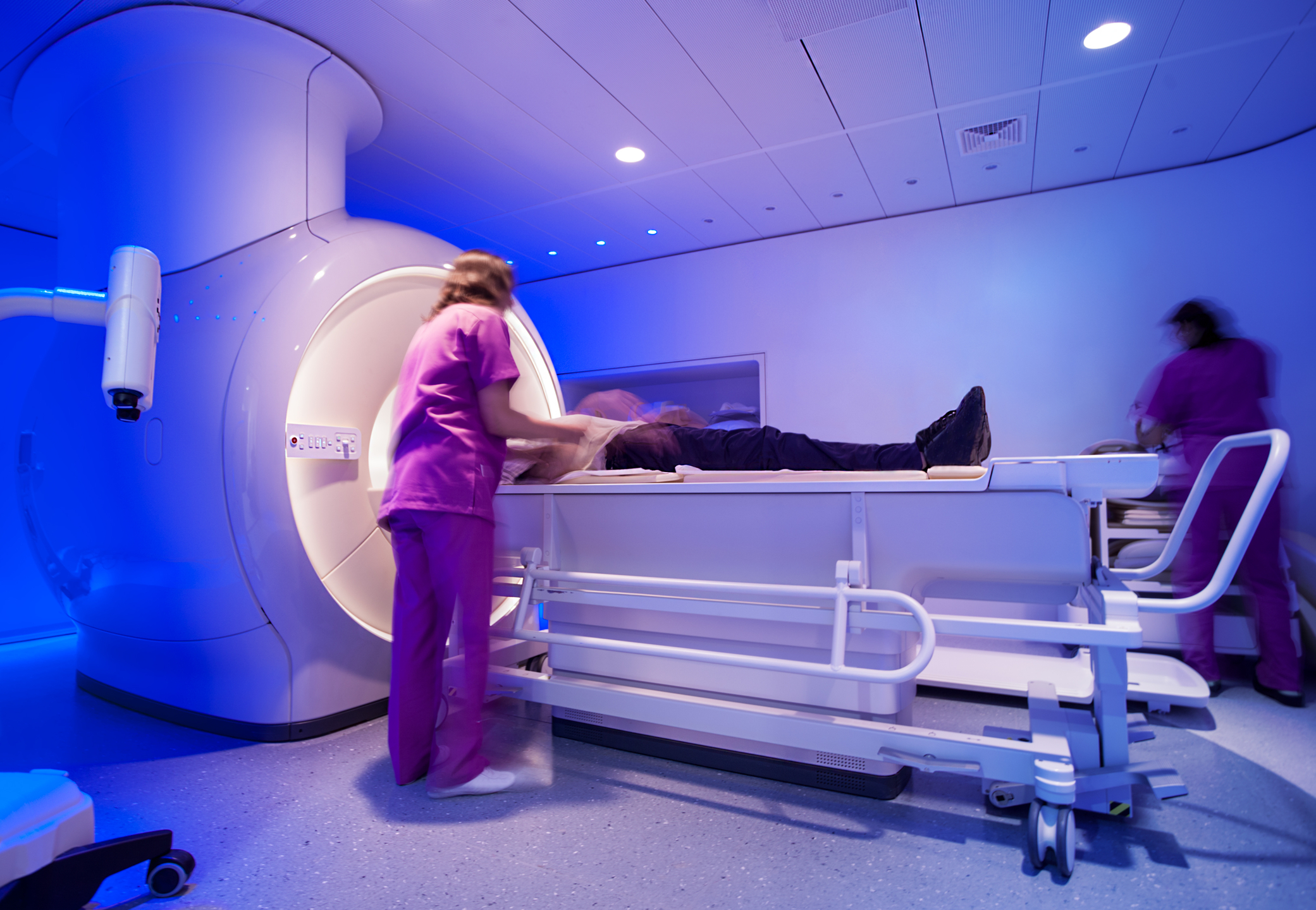 MRI equipment innovations in 2025 significantly enhance diagnosis and patient care.